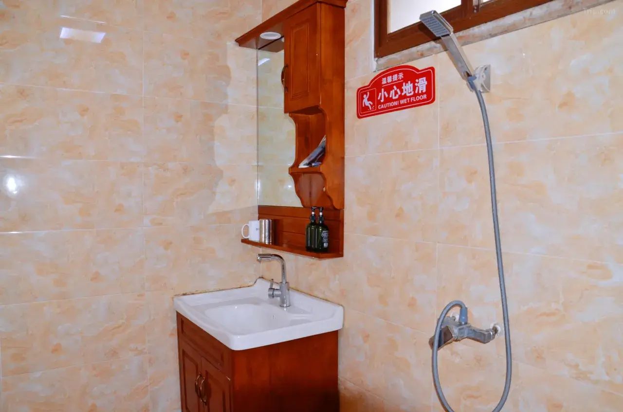 호도협 차마객잔 (Tiger Leaping Gorge Tea-Horse Guesthouse)