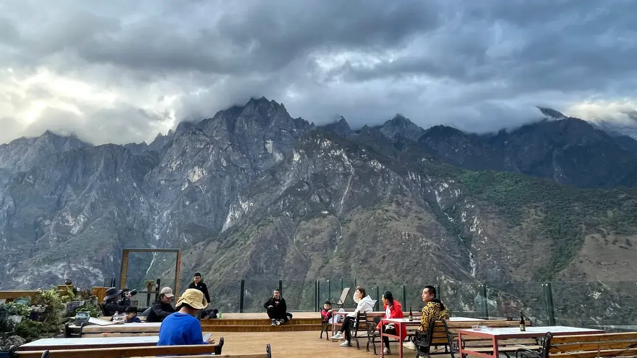 호도협 차마객잔 (Tiger Leaping Gorge Tea-Horse Guesthouse)