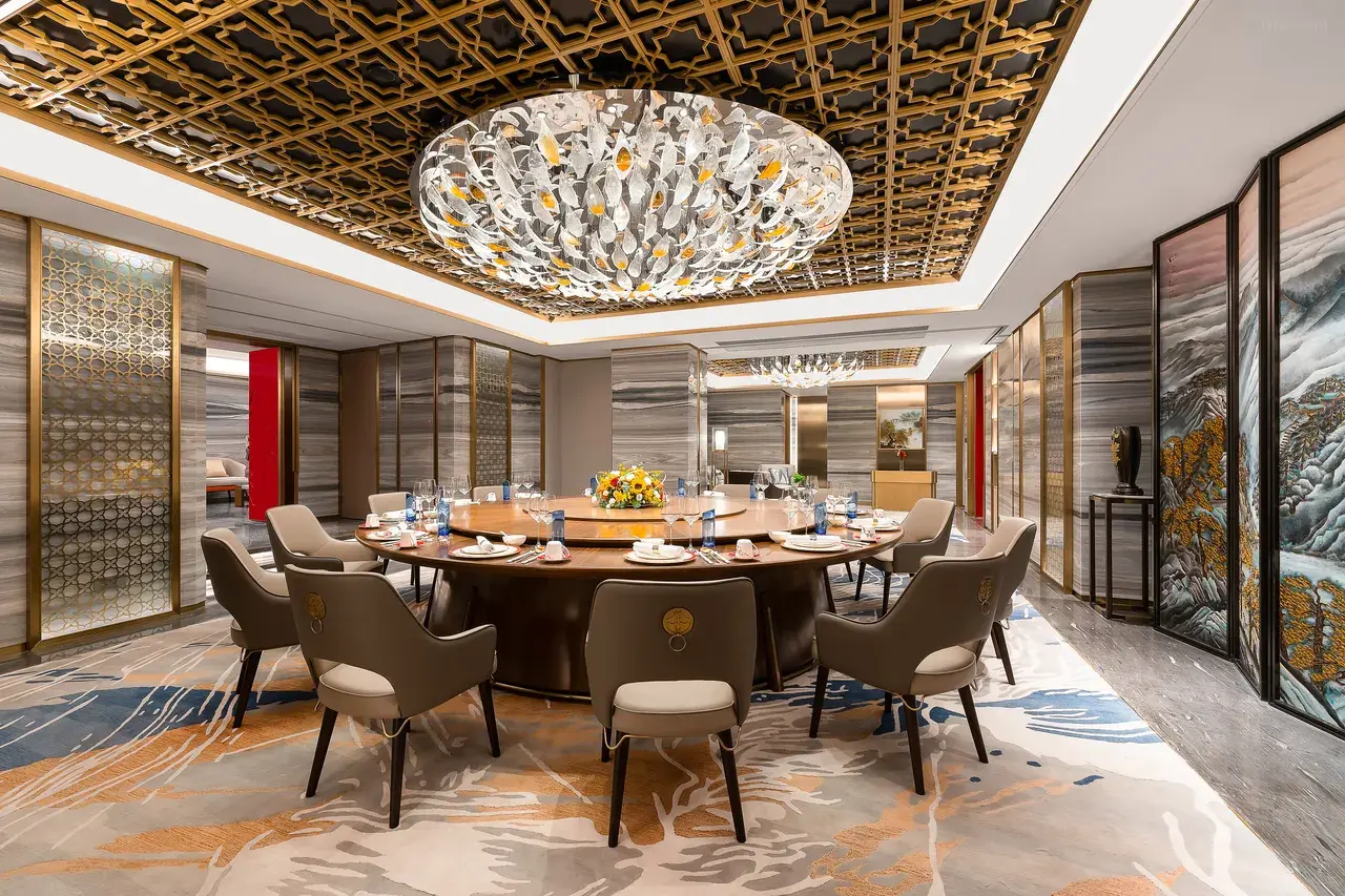 차이나 호텔 (China Hotel)