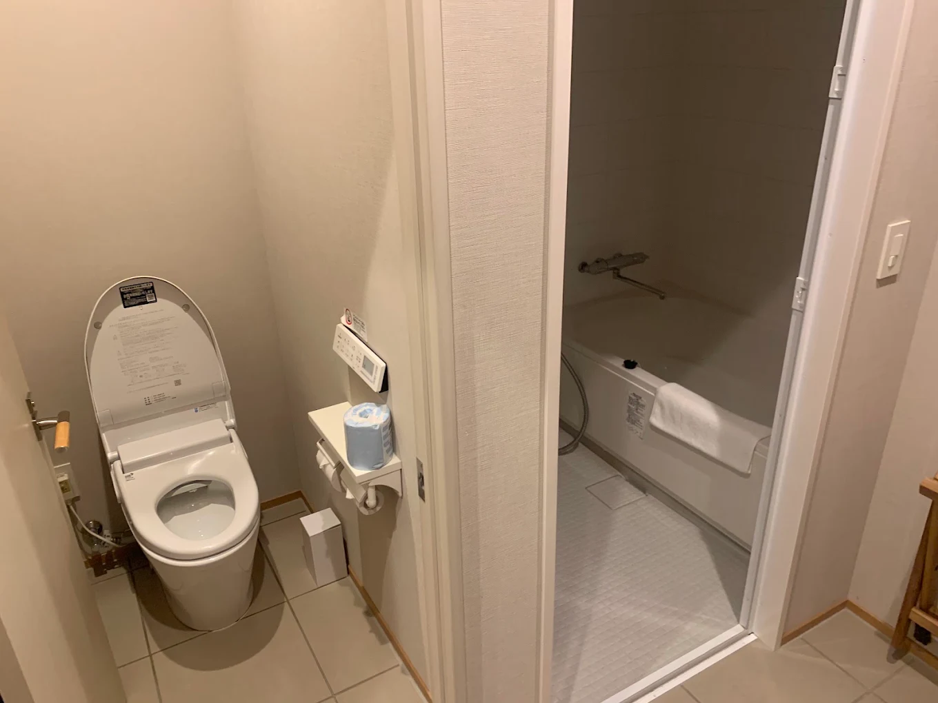 호텔 앤드룸즈 오사카 혼마치 (hotel androoms Osaka Hommachi)