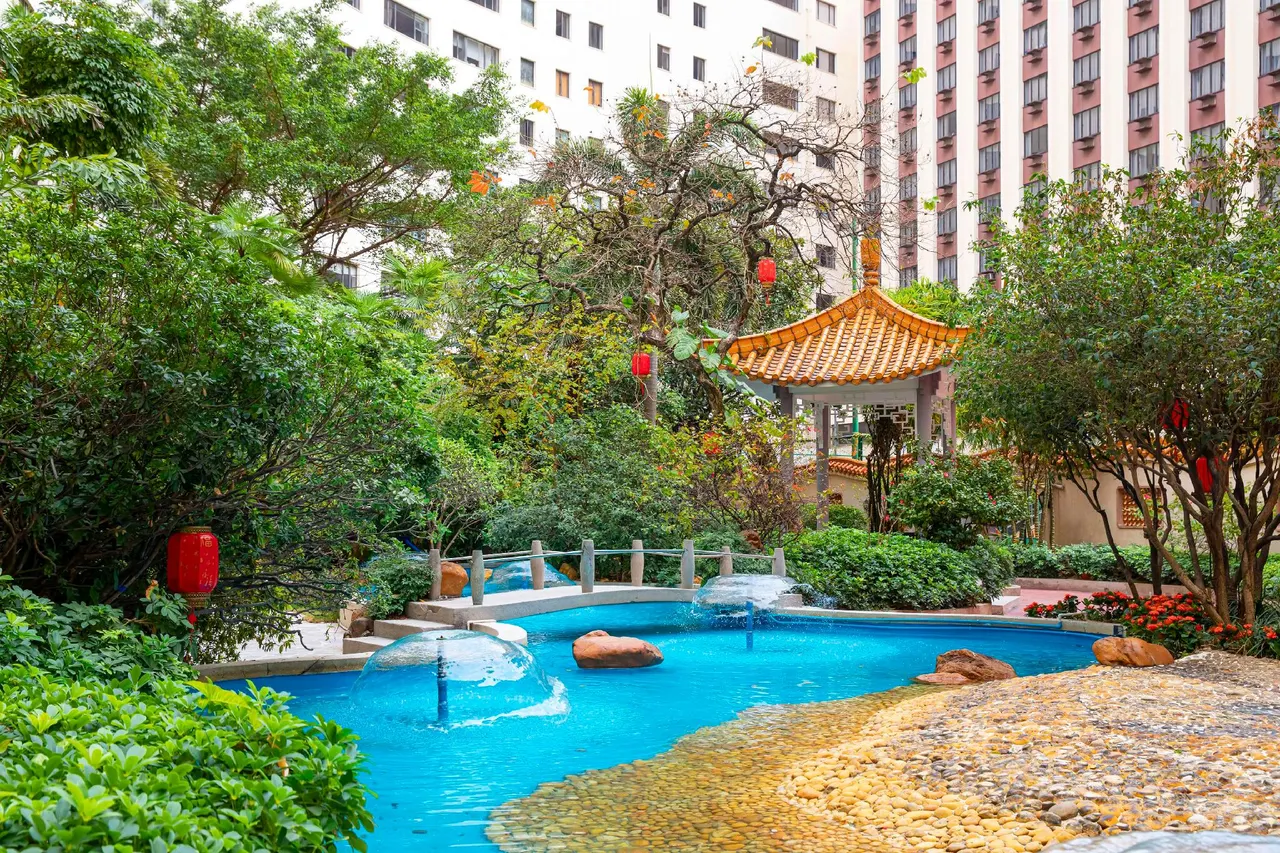 차이나 호텔 (China Hotel)